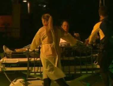 Συγκλονιστικό βίντεο: Η στιγμή που ο Ελληνοαυστραλός που σκοτώθηκε από καρχαρία «τίγρη» μεταφέρεται στο νοσοκομείο